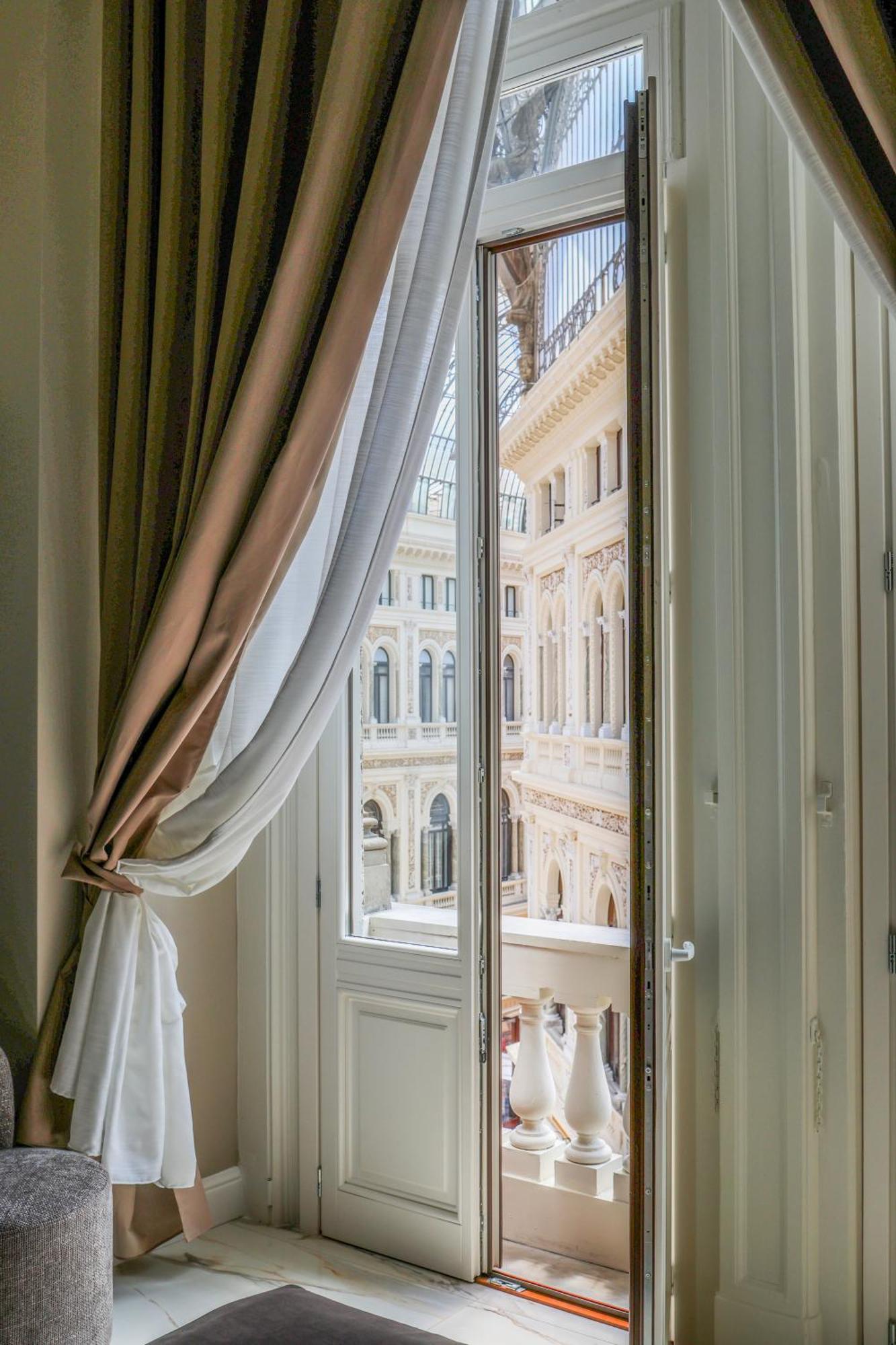 Maison San Carlo Luxury Suites Νάπολη Εξωτερικό φωτογραφία