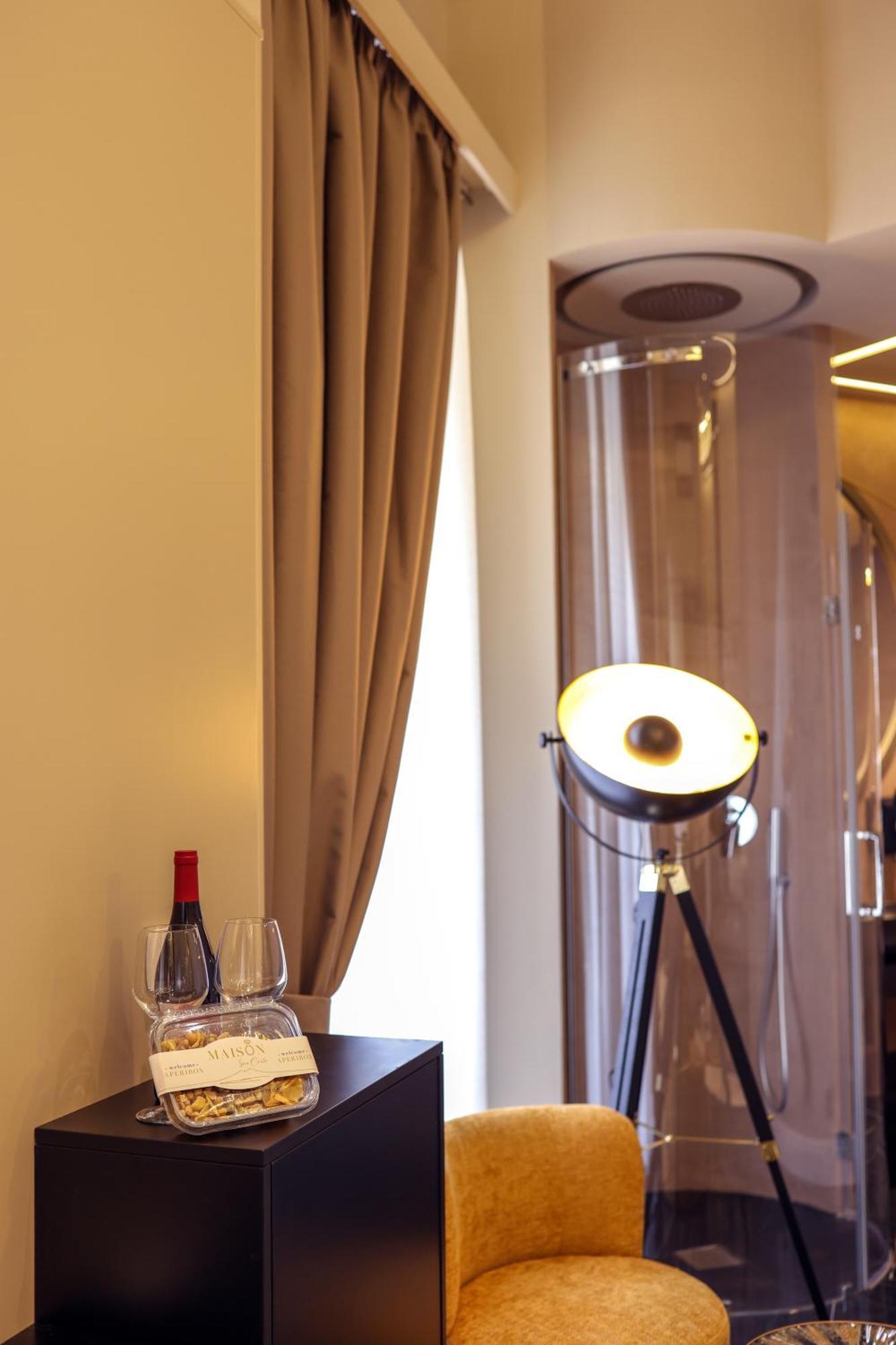 Maison San Carlo Luxury Suites Νάπολη Εξωτερικό φωτογραφία