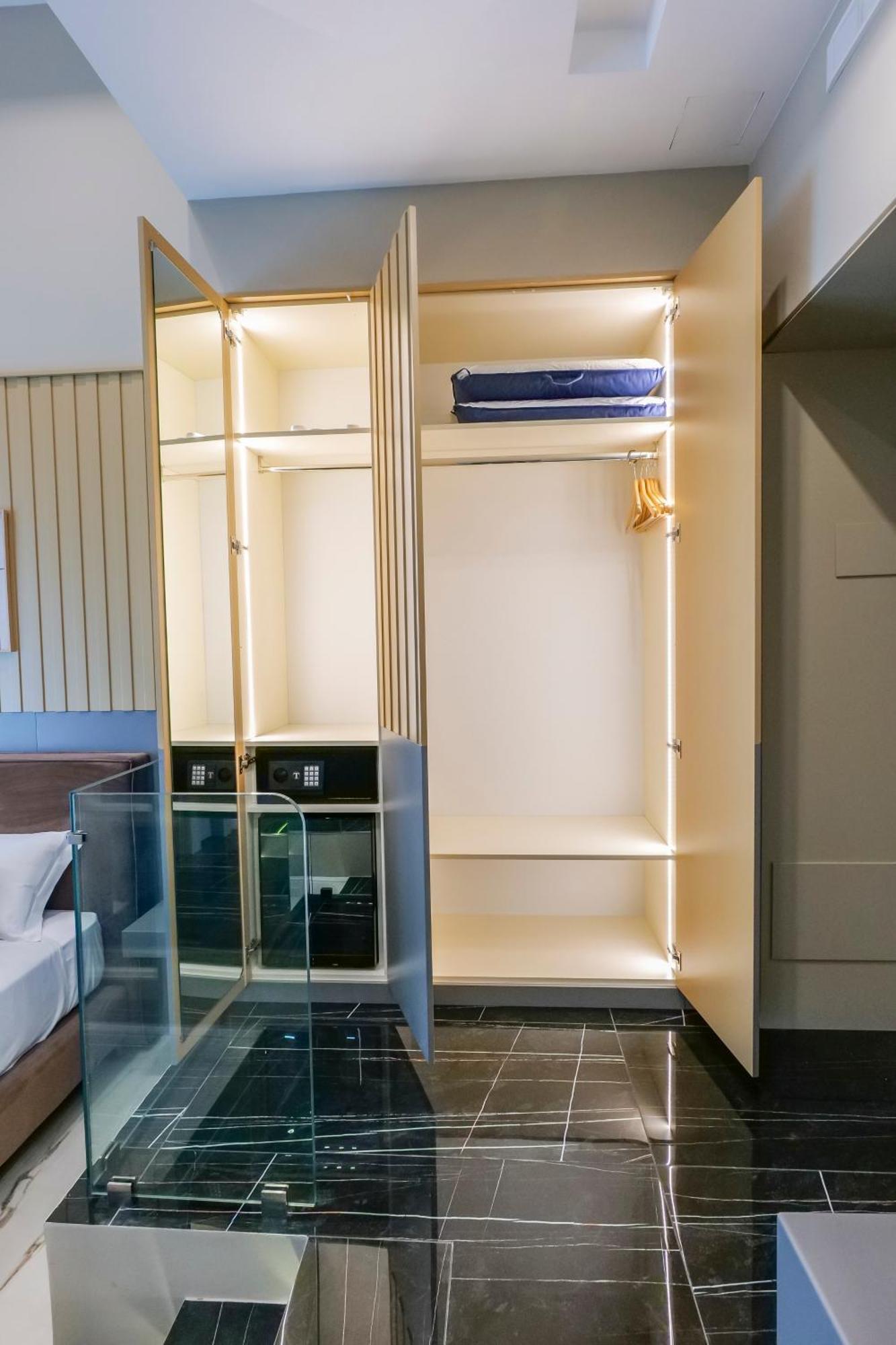 Maison San Carlo Luxury Suites Νάπολη Εξωτερικό φωτογραφία